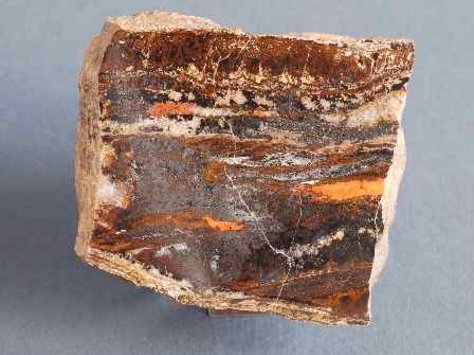 Hämatit mit Krneolausfüllung (Schaumbergregion)