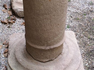 Säulenfragmente aus dem Bereich Schweichhausen