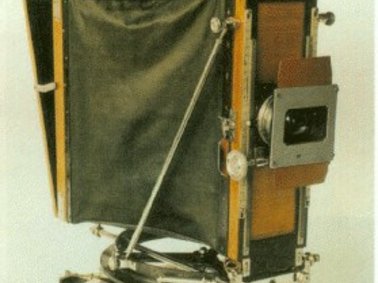 Fig.11: Eine der zwei originalen Meydenbauer-Kameras, die in der Schweiz überlebten. Diese Kamera wurde während des Symposiums der CIPA 2001 ausgestellt.